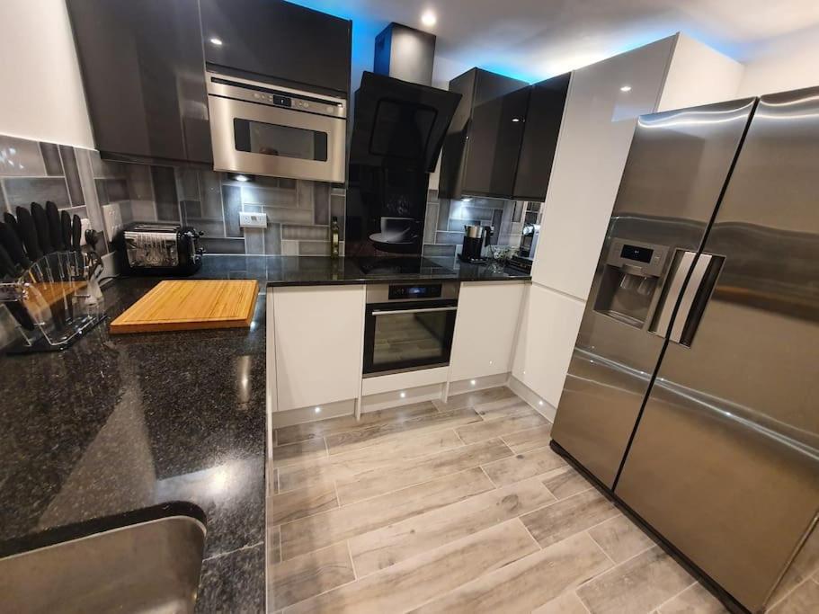 Luton Town Centre Executive Apartment Exterior foto